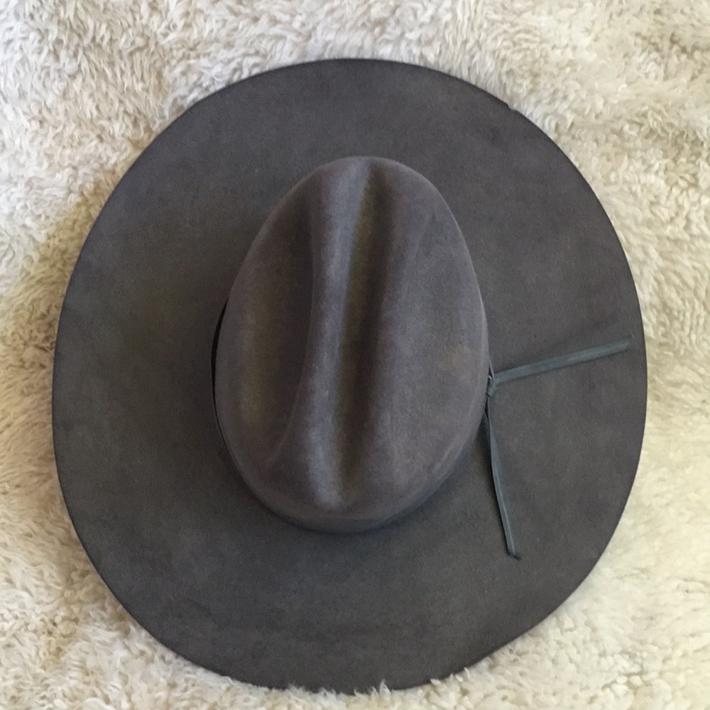 Western hat, gray, genuine fur felt.
